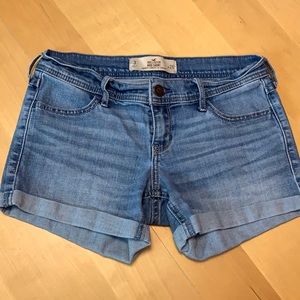 hollister shorts size 3
